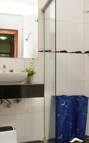 Apartamento à venda com 200m², 3 quartos e 2 vagas Apartamento à venda com 200m², 3 quartos e 2 vagasBanheiro Social