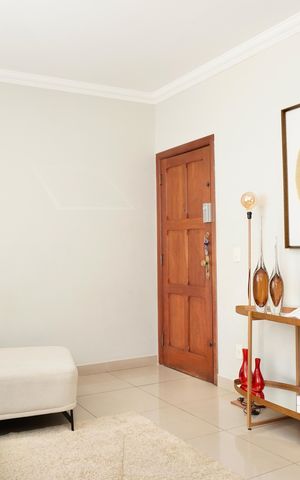 Apartamento à venda com 200m², 3 quartos e 2 vagas Apartamento à venda com 200m², 3 quartos e 2 vagasSala
