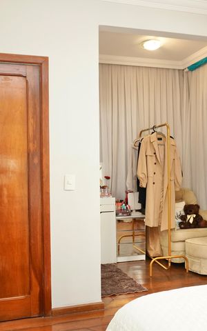 Apartamento à venda com 200m², 3 quartos e 2 vagas Apartamento à venda com 200m², 3 quartos e 2 vagasSuíte