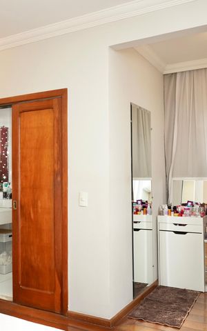 Apartamento à venda com 200m², 3 quartos e 2 vagas Apartamento à venda com 200m², 3 quartos e 2 vagasSuíte