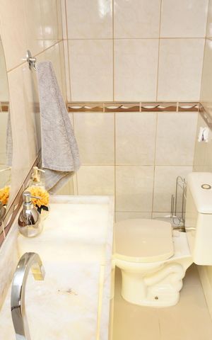 Apartamento à venda com 200m², 3 quartos e 2 vagas Apartamento à venda com 200m², 3 quartos e 2 vagasBanheiro Social 2