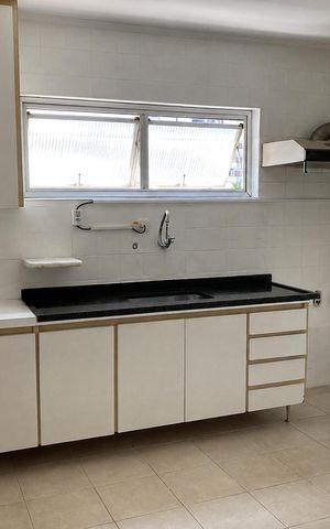 Apartamento à venda com 104m², 4 quartos e 2 vagasCozinha