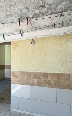 Casa à venda com 50m², 2 quartos e 1 vaga Casa à venda com 50m², 2 quartos e 1 vagaTerraço