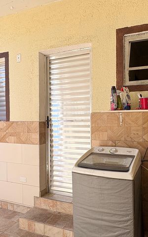 Casa à venda com 50m², 2 quartos e 1 vaga Casa à venda com 50m², 2 quartos e 1 vagaÁrea de Serviço