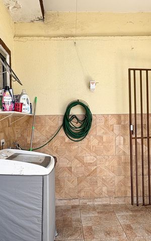 Casa à venda com 50m², 2 quartos e 1 vaga Casa à venda com 50m², 2 quartos e 1 vagaÁrea de Serviço