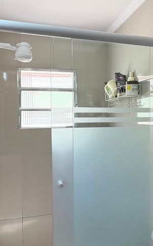 Casa à venda com 50m², 2 quartos e 1 vaga Casa à venda com 50m², 2 quartos e 1 vagaBanheiro 1