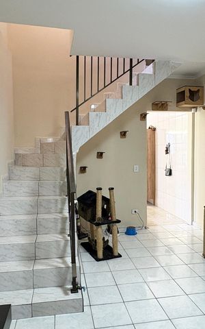 Casa à venda com 50m², 2 quartos e 1 vaga Casa à venda com 50m², 2 quartos e 1 vagaSala