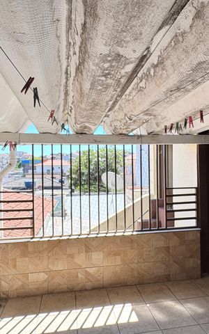 Casa à venda com 50m², 2 quartos e 1 vaga Casa à venda com 50m², 2 quartos e 1 vagaTerraço