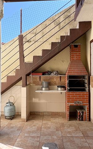 Casa à venda com 50m², 2 quartos e 1 vaga Casa à venda com 50m², 2 quartos e 1 vagaÁrea de Serviço