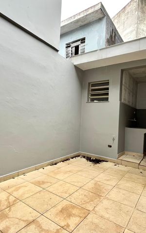 Casa à venda com 150m², 3 quartos e 1 vaga Casa à venda com 150m², 3 quartos e 1 vagaÁrea de Serviço