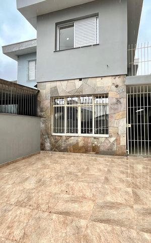 Casa à venda com 150m², 3 quartos e 1 vaga Casa à venda com 150m², 3 quartos e 1 vagaGaragem