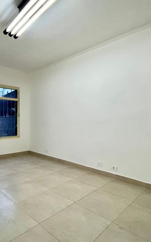 Casa à venda com 150m², 3 quartos e 1 vaga Casa à venda com 150m², 3 quartos e 1 vagaSala
