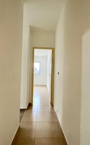 Casa à venda com 150m², 3 quartos e 1 vaga Casa à venda com 150m², 3 quartos e 1 vagaCorredor
