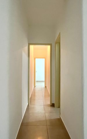 Casa à venda com 150m², 3 quartos e 1 vaga Casa à venda com 150m², 3 quartos e 1 vagaCorredor