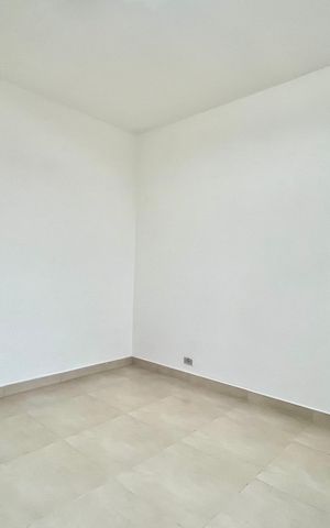 Casa à venda com 150m², 3 quartos e 1 vaga Casa à venda com 150m², 3 quartos e 1 vagaSuite
