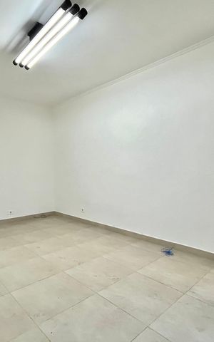Casa à venda com 150m², 3 quartos e 1 vaga Casa à venda com 150m², 3 quartos e 1 vagaSala
