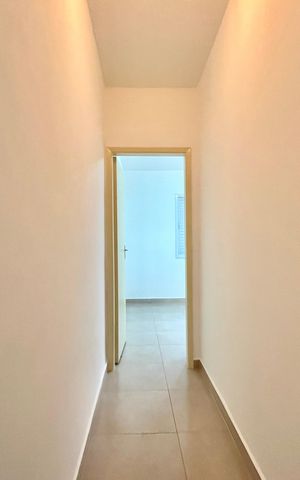 Casa à venda com 150m², 3 quartos e 1 vaga Casa à venda com 150m², 3 quartos e 1 vagaCorredor