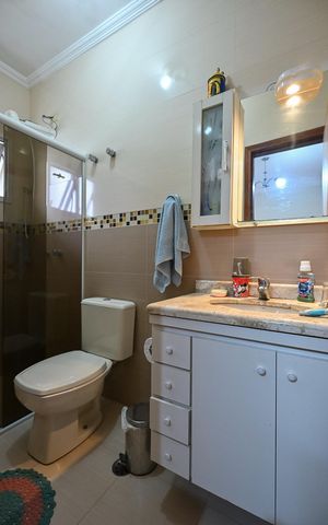 Casa à venda com 150m², 3 quartos e 4 vagasBanheiro da Suíte  3