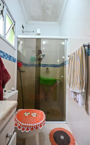 Casa à venda com 150m², 3 quartos e 4 vagasBanheiro Suíte 2