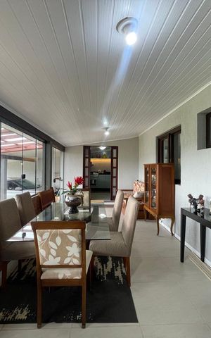 Casa à venda com 113m², 2 quartos e 4 vagas