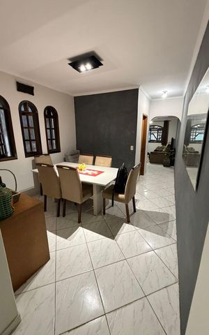 Casa para alugar com 127m², 3 quartos e 2 vagas Casa para alugar com 127m², 3 quartos e 2 vagasSala de Jantar