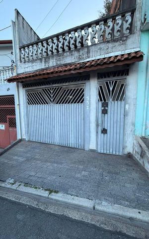 Casa para alugar com 127m², 3 quartos e 2 vagas Casa para alugar com 127m², 3 quartos e 2 vagasFachada
