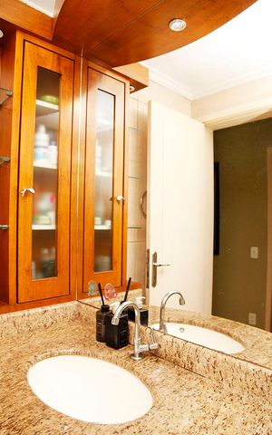 Apartamento para alugar com 60m², 2 quartos e 2 vagasBanheiro