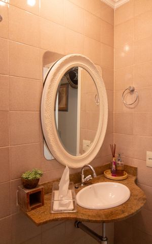 Casa à venda com 175m², 3 quartos e 2 vagas Casa à venda com 175m², 3 quartos e 2 vagasLavabo