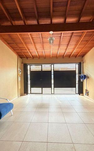 Casa à venda com 74m², 3 quartos e 2 vagas Casa à venda com 74m², 3 quartos e 2 vagasÁrea externa