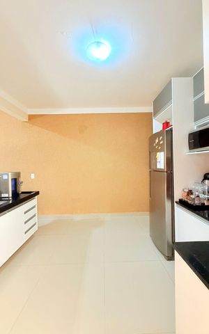Casa à venda com 74m², 3 quartos e 2 vagas Casa à venda com 74m², 3 quartos e 2 vagasCozinha
