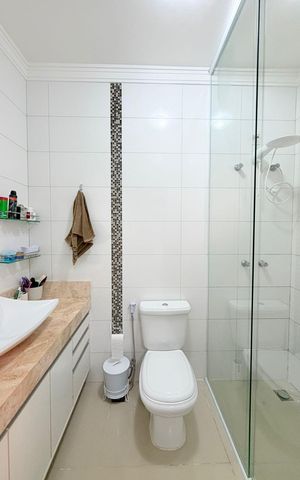 Casa à venda com 74m², 3 quartos e 2 vagas Casa à venda com 74m², 3 quartos e 2 vagasBanheiro