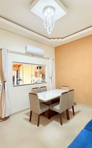 Casa à venda com 74m², 3 quartos e 2 vagas Casa à venda com 74m², 3 quartos e 2 vagasSala