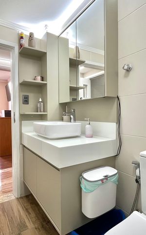Apartamento à venda com 61m², 2 quartos e 1 vaga Apartamento à venda com 61m², 2 quartos e 1 vagaBanheiro