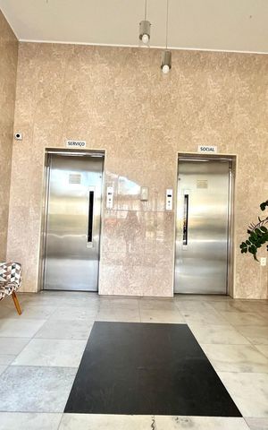 Apartamento à venda com 61m², 2 quartos e 1 vaga Apartamento à venda com 61m², 2 quartos e 1 vagaHall social