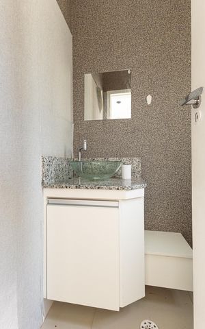 Casa de condomínio para alugar com 240m², 3 quartos e 2 vagas Casa de condomínio para alugar com 240m², 3 quartos e 2 vagasLavabo