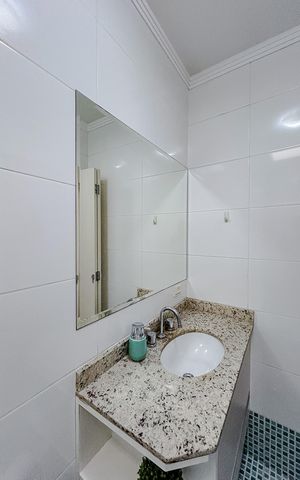 Casa à venda com 180m², 3 quartos e 5 vagasBanheiro da Suíte 2