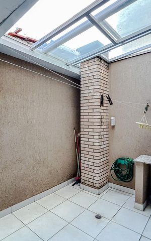Casa à venda com 180m², 3 quartos e 5 vagasÁrea de Serviço