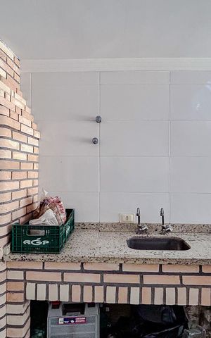 Casa à venda com 180m², 3 quartos e 5 vagasChurrasqueira