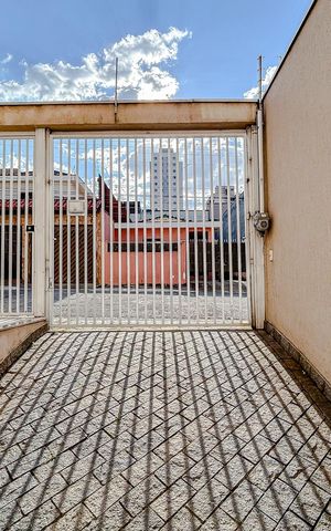 Casa à venda com 180m², 3 quartos e 5 vagasEntrada