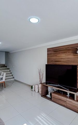 Casa à venda com 180m², 3 quartos e 5 vagasSala