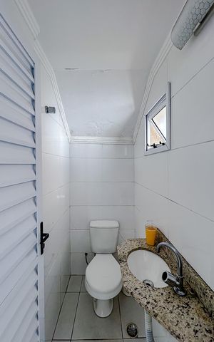 Casa à venda com 180m², 3 quartos e 5 vagasBanheiro de serviço