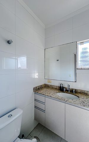 Casa à venda com 180m², 3 quartos e 5 vagasBanheiro da Suíte 1