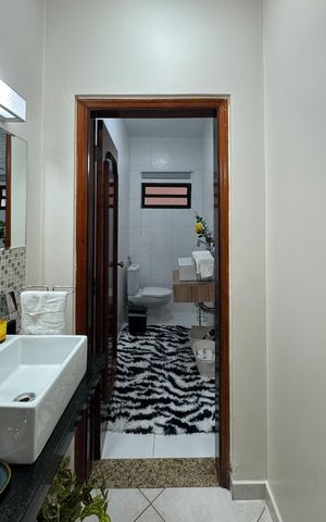 Casa à venda com 350m², 3 quartos e 3 vagas Casa à venda com 350m², 3 quartos e 3 vagasLavabo