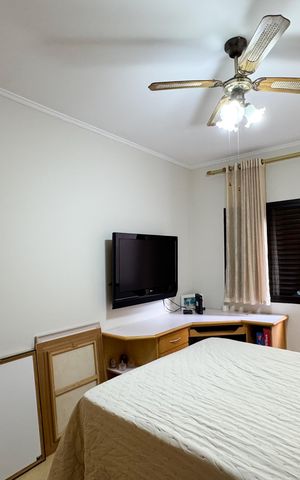 Casa à venda com 350m², 3 quartos e 3 vagas Casa à venda com 350m², 3 quartos e 3 vagasQuarto 1