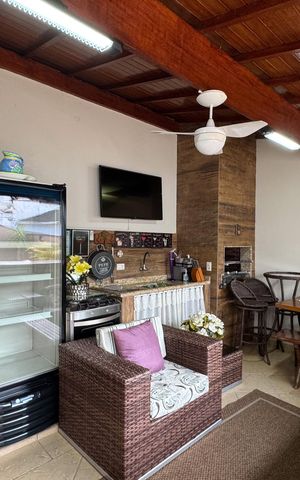 Casa à venda com 350m², 3 quartos e 3 vagas Casa à venda com 350m², 3 quartos e 3 vagasEspaço Gourmet