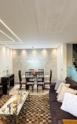 Casa à venda com 350m², 3 quartos e 3 vagas Casa à venda com 350m², 3 quartos e 3 vagasSala