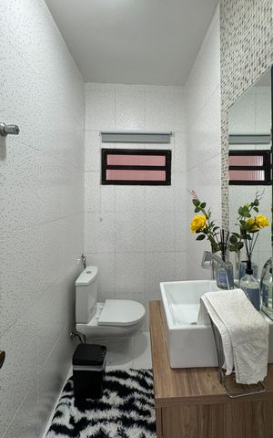 Casa à venda com 350m², 3 quartos e 3 vagas Casa à venda com 350m², 3 quartos e 3 vagasLavabo
