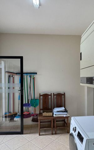 Casa à venda com 350m², 3 quartos e 3 vagas Casa à venda com 350m², 3 quartos e 3 vagasÁrea de Serviço
