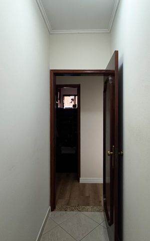 Casa à venda com 350m², 3 quartos e 3 vagas Casa à venda com 350m², 3 quartos e 3 vagasAcesso