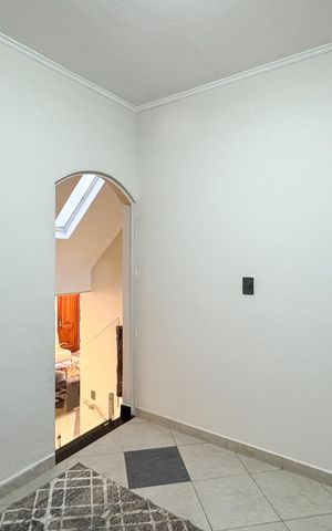 Casa à venda com 350m², 3 quartos e 3 vagas Casa à venda com 350m², 3 quartos e 3 vagasAcesso